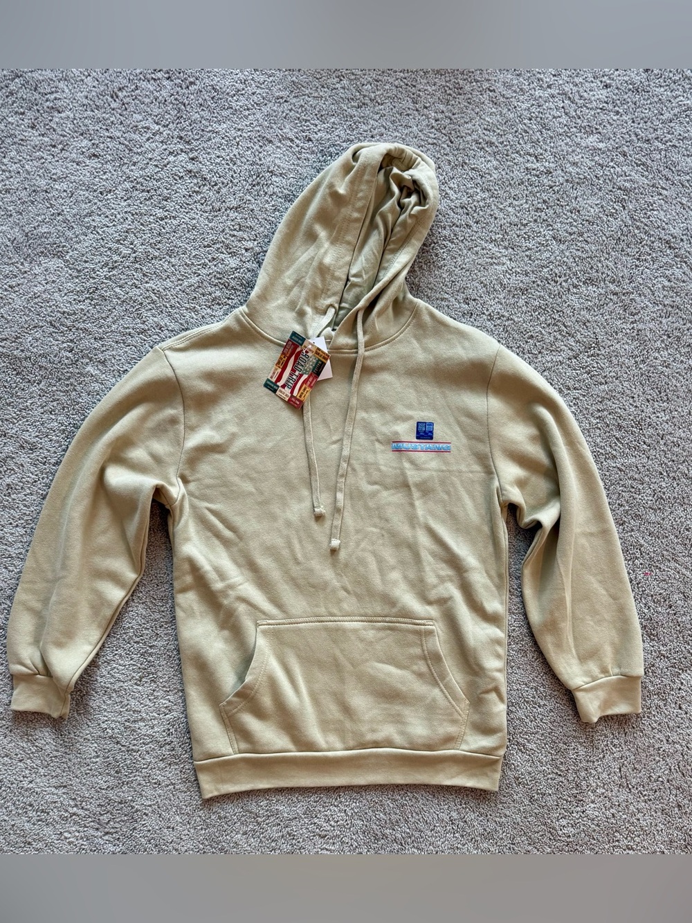 Ford Mustang “Roadtrip” Men’s Medium Tan Hooded Sweatshirt. NWT